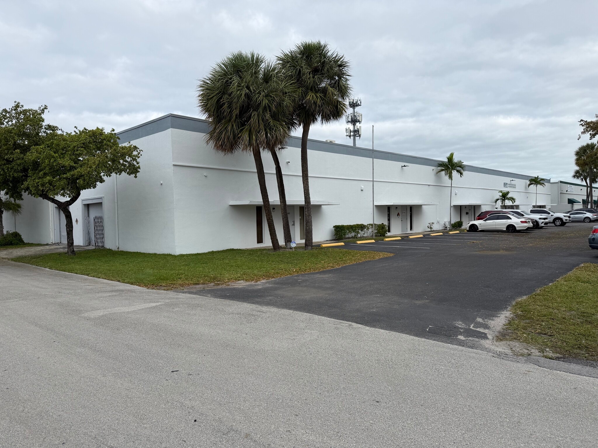 6681-6691 NW 16th Ter, Fort Lauderdale, FL for lease Primary Photo- Image 1 of 14