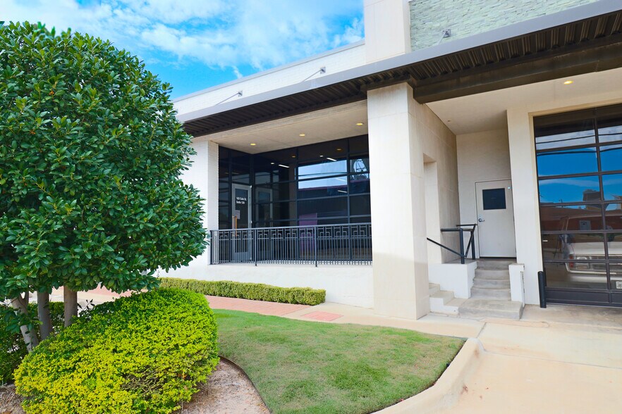 183 Cole St, Dallas, TX à louer - Photo du bâtiment - Image 3 de 15