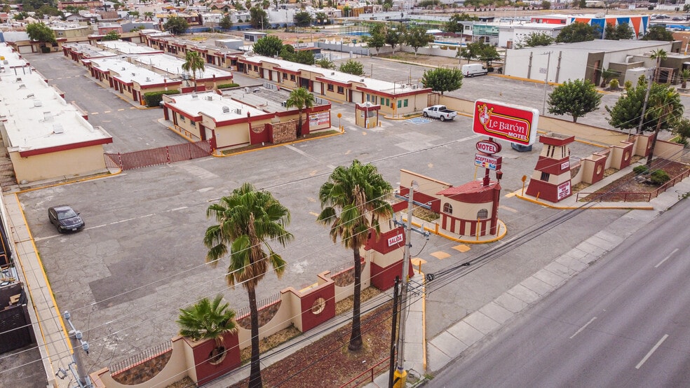 à vendre - Photo du bâtiment - Image 2 de 16