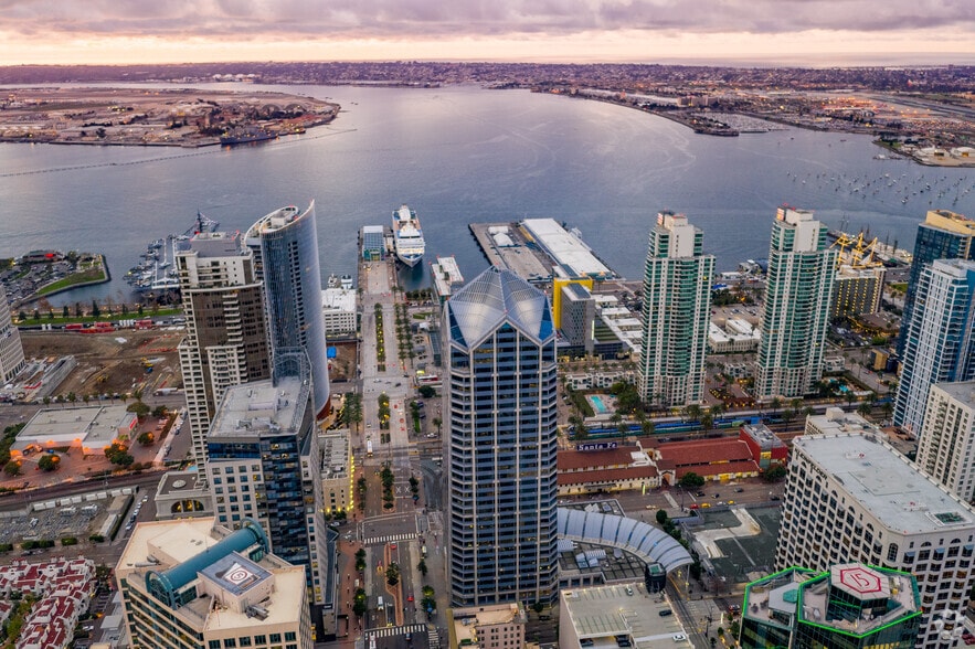600 W Broadway, San Diego, CA for lease - Aerial - Image 2 of 28
