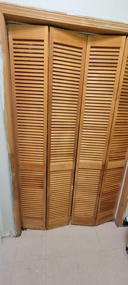 8704 Bayberry Pl, Louisville, KY for lease - Building Photo - Image 3 of 10