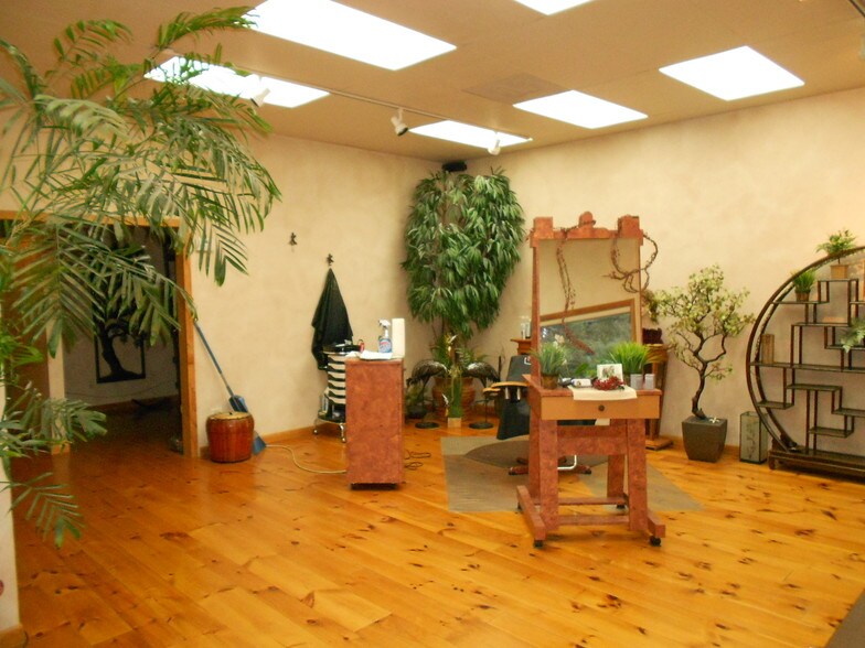 418 E 3rd St, Loveland, CO à vendre - Photo du bâtiment - Image 2 de 17