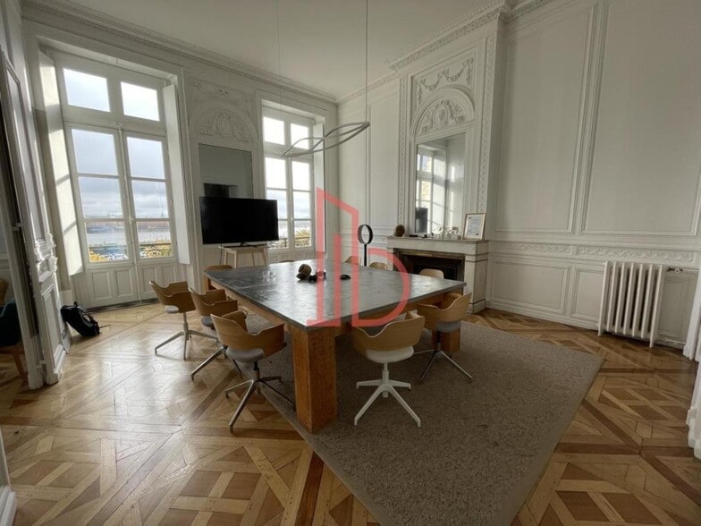 Office in Bordeaux for lease - Interior Photo - Image 3 of 5