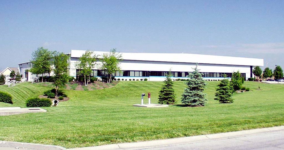 7500 Industrial Row Dr, Mason, OH à louer - Photo du bâtiment - Image 2 de 10