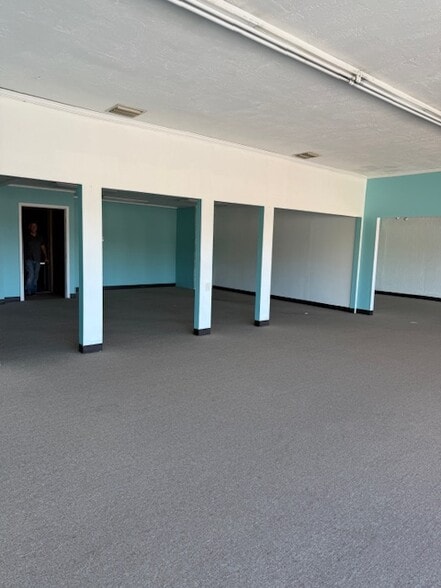 6807 Tamiami Trl, Bradenton, FL for lease - Building Photo - Image 2 of 16