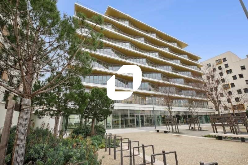Office in Vénissieux for lease - Building Photo - Image 1 of 14