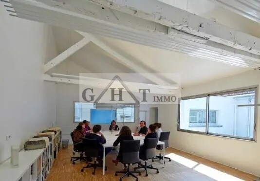 Industrial in Montreuil for sale - Interior Photo - Image 2 of 2