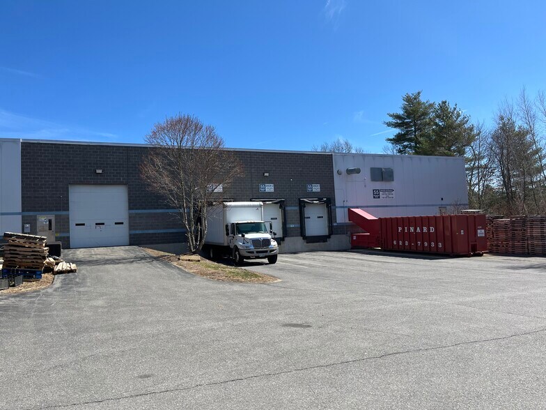 55 Wentworth Ave, Londonderry, NH à louer - Photo du bâtiment - Image 2 de 2