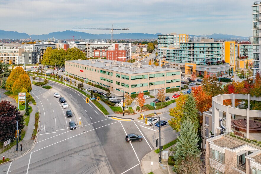 7671 Alderbridge Way, Richmond, BC à louer - Photo du bâtiment - Image 2 de 11