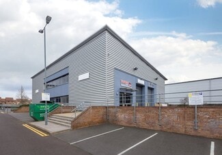 Plus de détails pour 933-936 Yeovil Rd, Slough - Industriel à louer