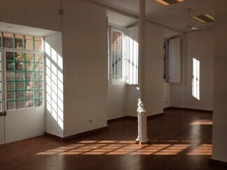 Plus de détails pour Plaza del Dos de Mayo, 5, Madrid - Commerce de détail à louer