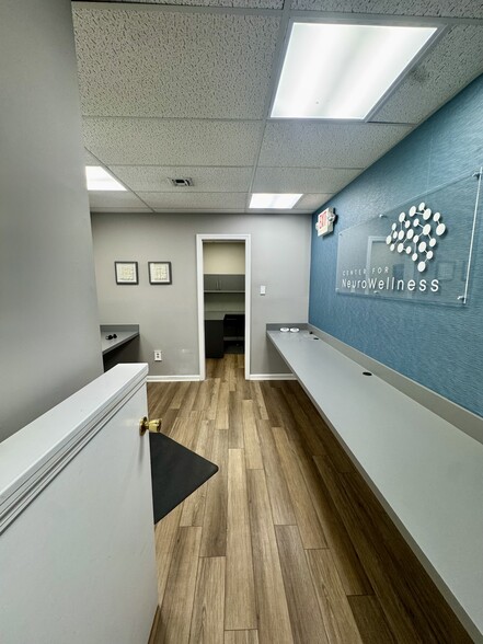 220 Jack Martin Blvd, Brick, NJ for sale - Interior Photo - Image 3 of 11