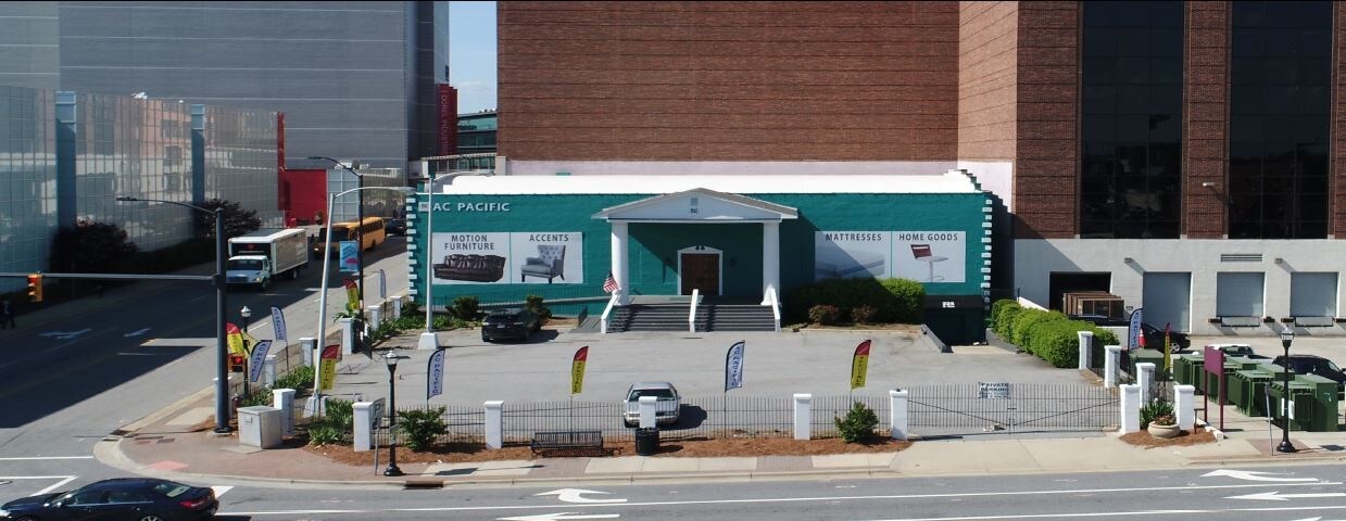 225 S Elm St, High Point, NC for lease Building Photo- Image 1 of 9