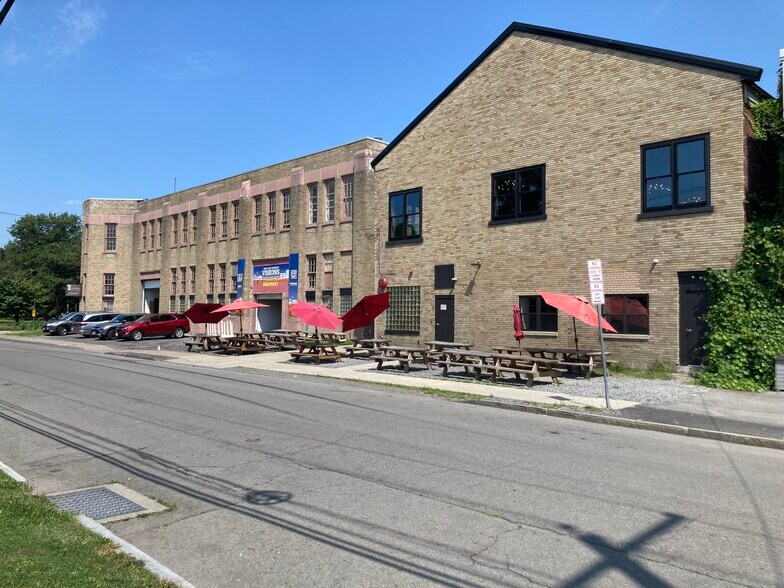 112 Wilkinson St, Syracuse, NY à vendre - Photo du bâtiment - Image 3 de 8