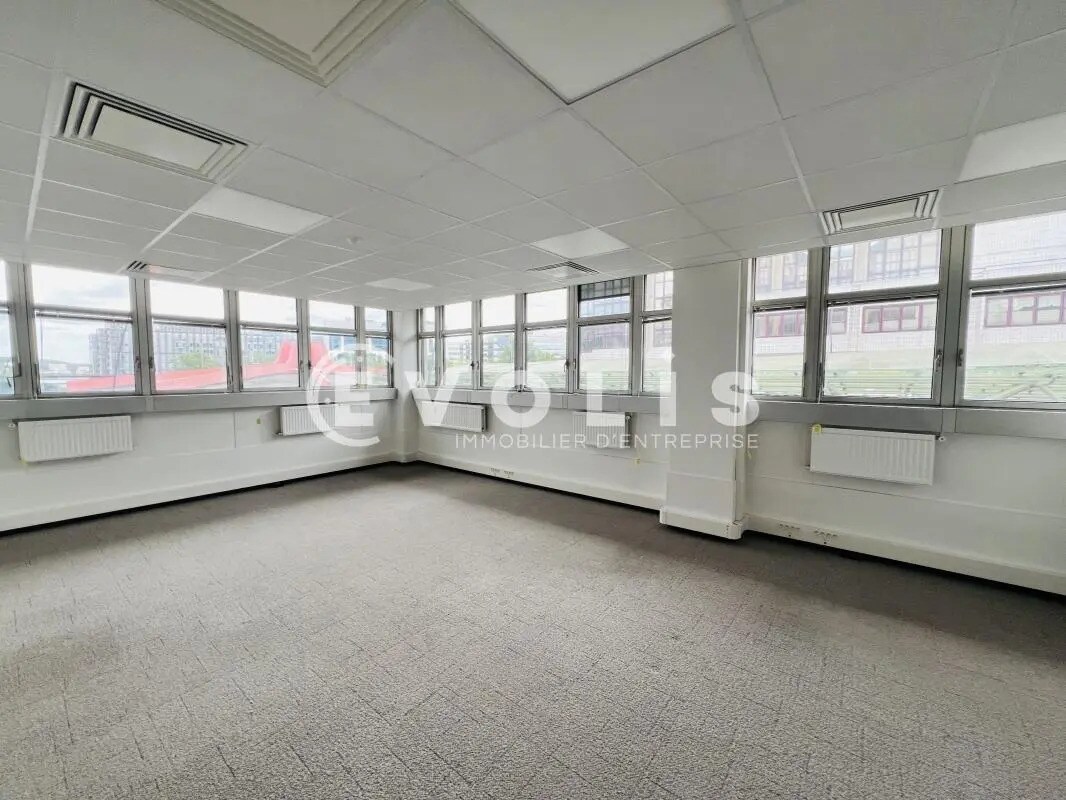 Office in Fontenay-sous-Bois for lease Interior Photo- Image 1 of 9