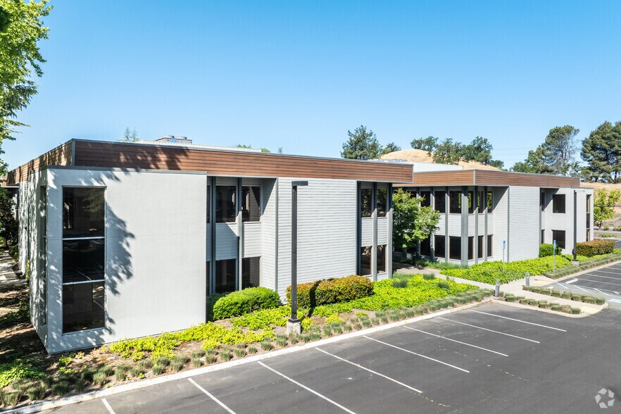 1350 Montego Way, Walnut Creek, CA à vendre - Photo du bâtiment - Image 2 de 9