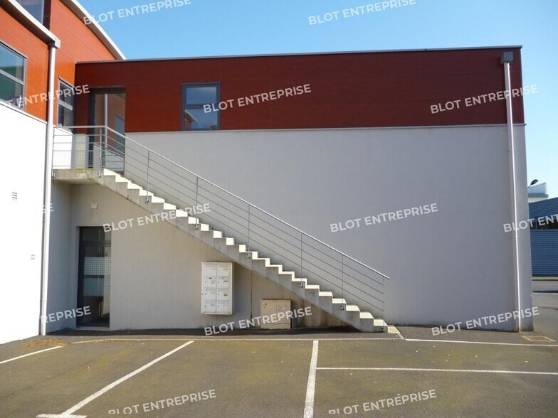 Office in Brest for lease - Building Photo - Image 3 of 6