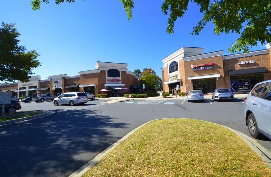 16045 Johnston Rd, Charlotte, NC for lease - Building Photo - Image 1 of 13