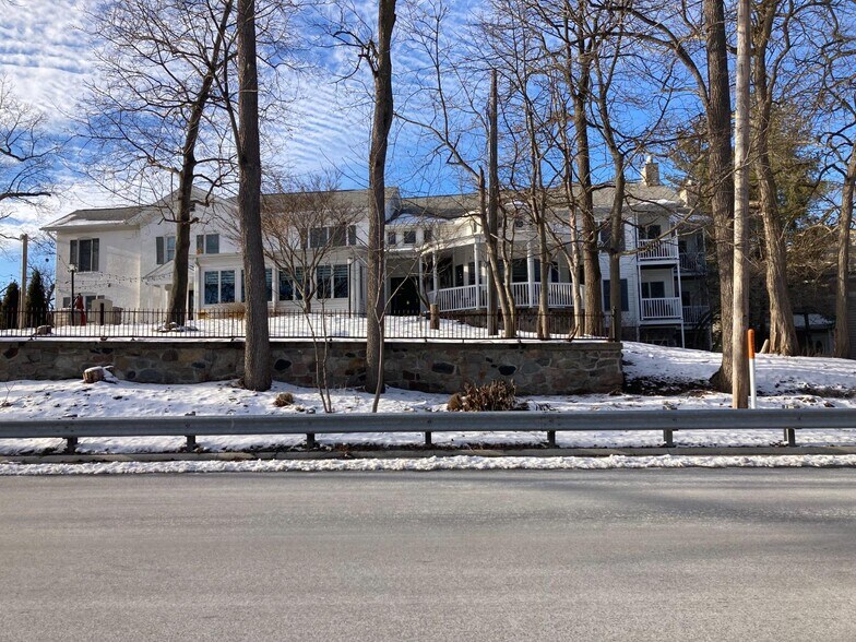 3158 S State Road 2, Valparaiso, IN à vendre - Photo principale - Image 1 de 23