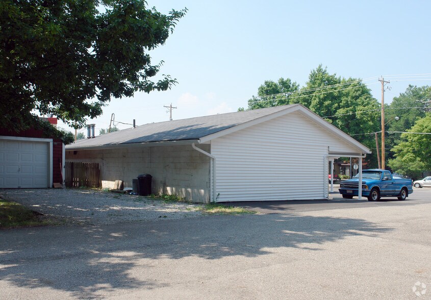 3726 Cleveland Ave, Canton, OH à louer - Photo du bâtiment - Image 3 de 18