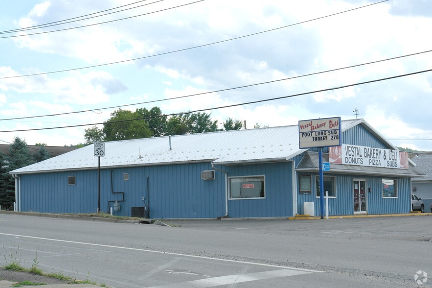 176 Vestal Pky E, Vestal Township, NY for sale - Primary Photo - Image 1 of 2