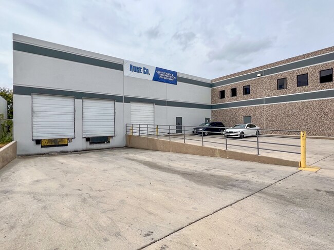 More details for 3940 N Panam Expy, San Antonio, TX - Industrial for Lease