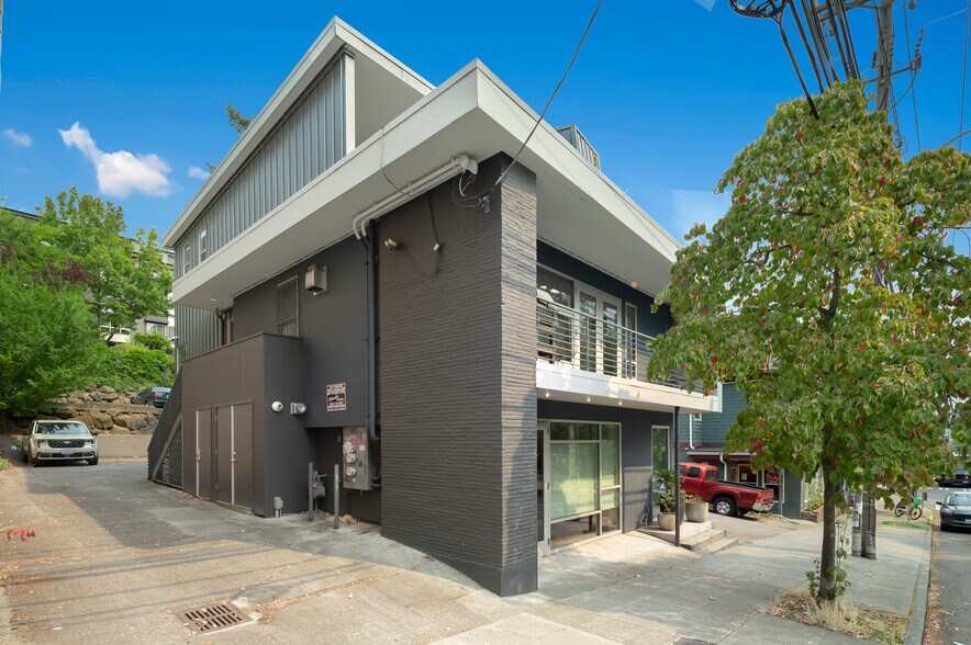 166 Roy St, Seattle, WA à vendre - Photo du bâtiment - Image 2 de 30