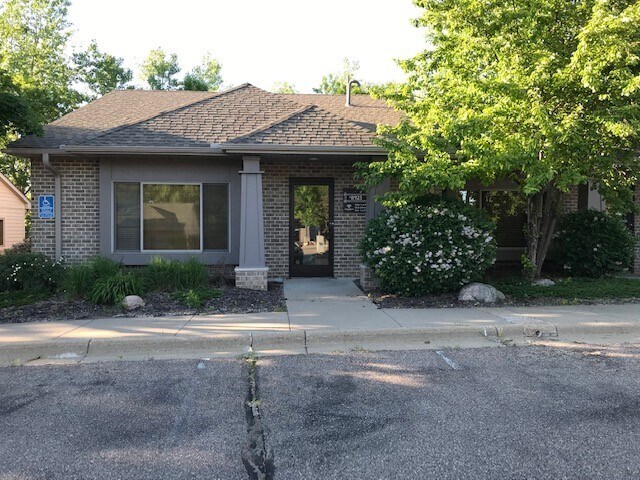 8925-8929 Aztec Dr, Eden Prairie, MN à louer - Photo du bâtiment - Image 3 de 17