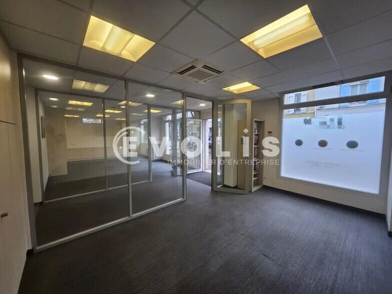 Bureau dans Montrouge à vendre - Photo du bâtiment - Image 3 de 16