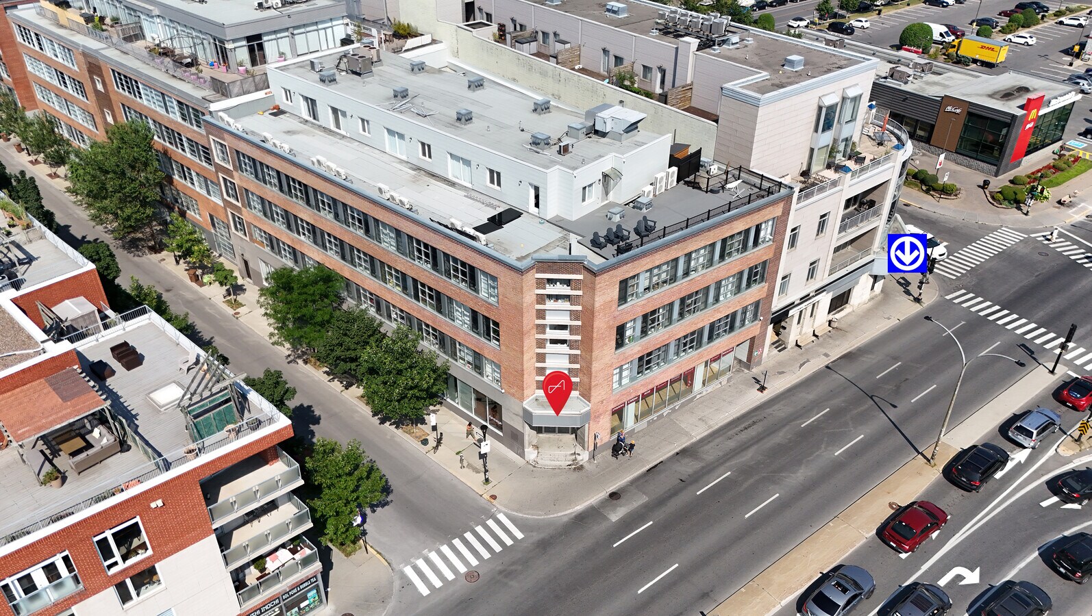 7345 Boul Saint-Laurent, Montréal, QC H2R 1W6 - Unité RDC -  - Photo intérieure - Image 2 of 13