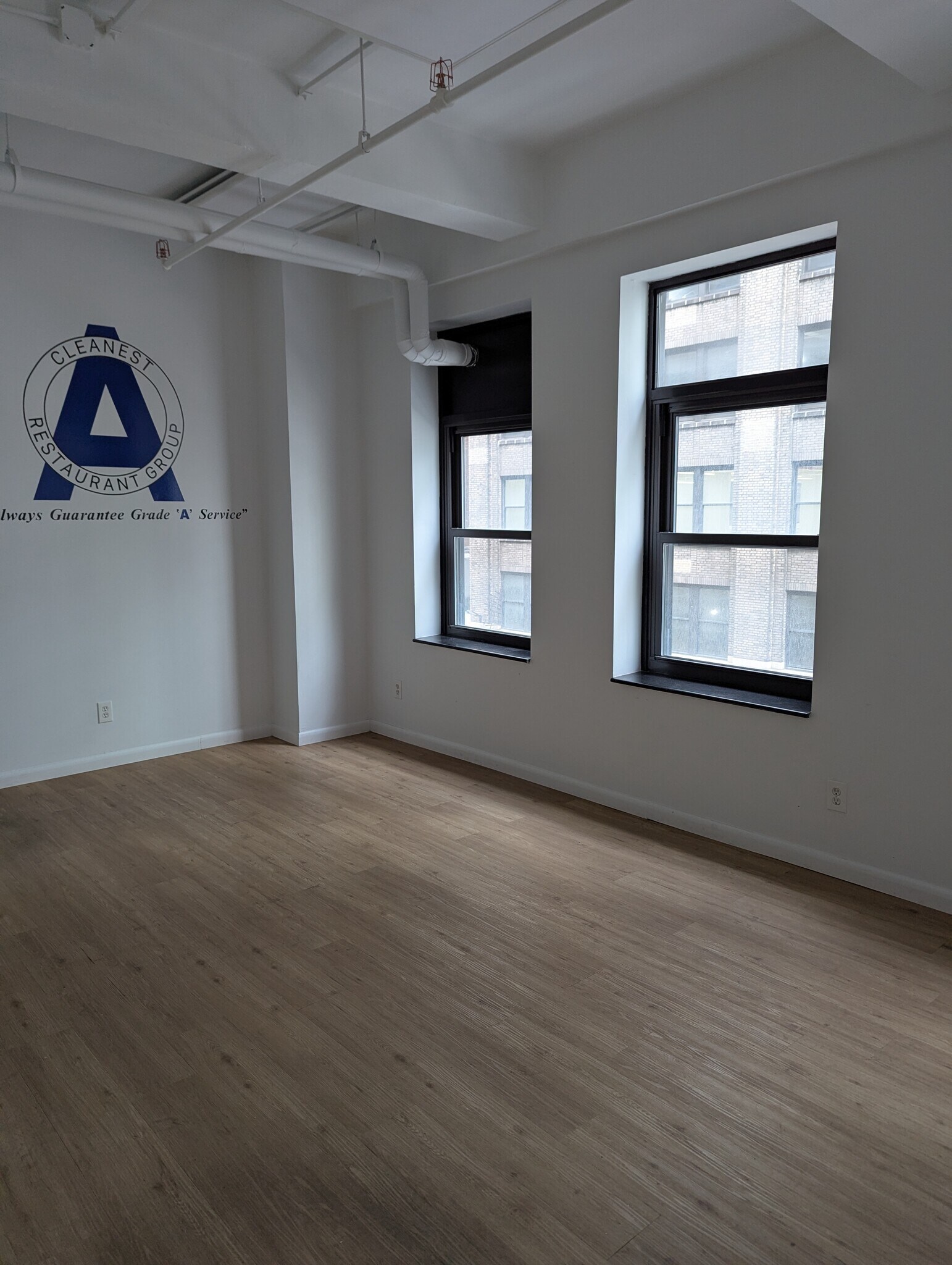 40 W 37th St, New York, NY for lease Interior Photo- Image 1 of 4
