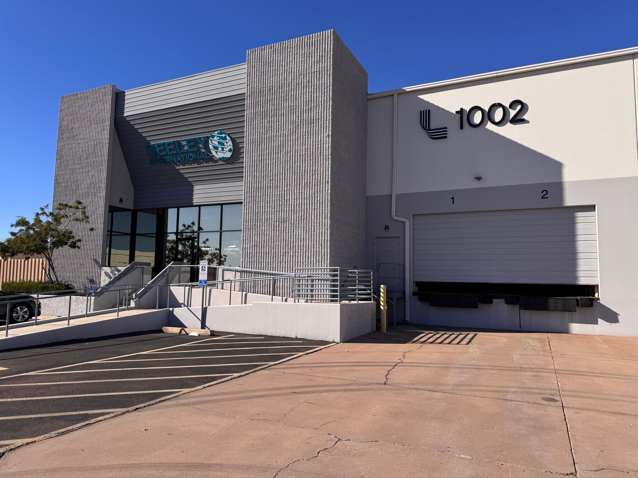 1002 S 56th Ave, Phoenix, AZ for lease Primary Photo- Image 1 of 6