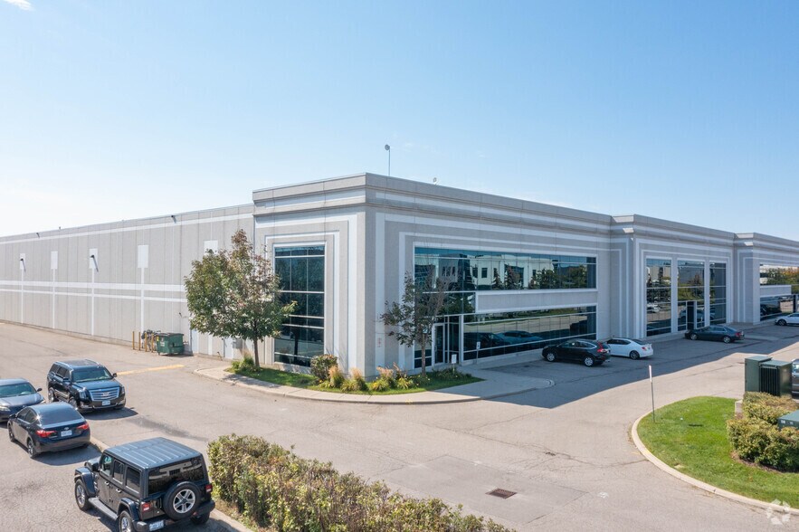 310 Vaughan Valley Blvd, Vaughan, ON for sale - Primary Photo - Image 1 of 1
