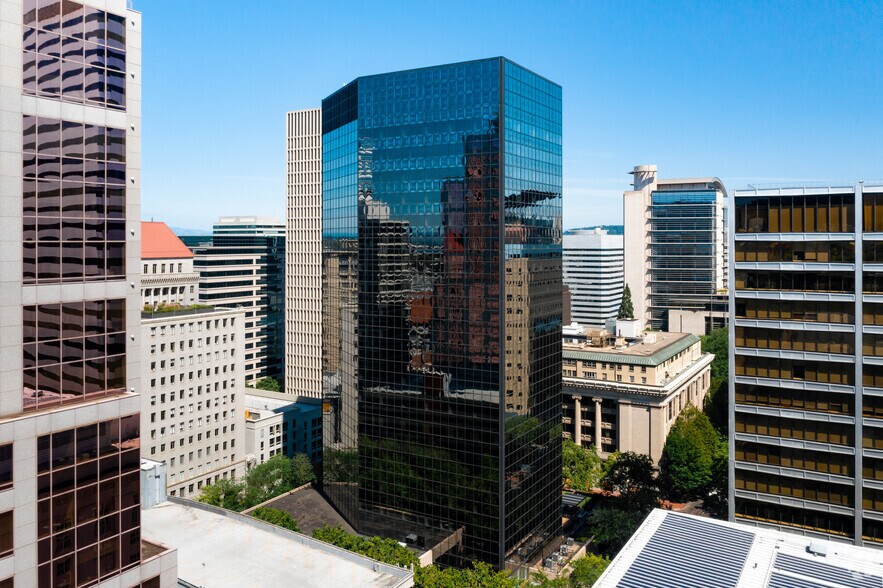 1050 SW 6th Ave, Portland, OR à louer - Photo du bâtiment - Image 2 de 5