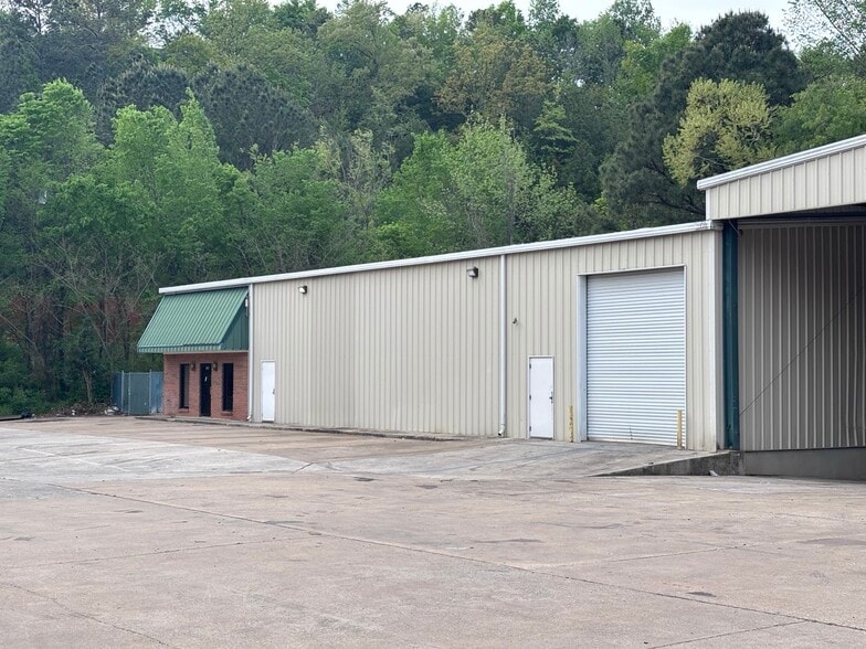1011 Yeager Pky, Pelham, AL for lease - Building Photo - Image 3 of 7