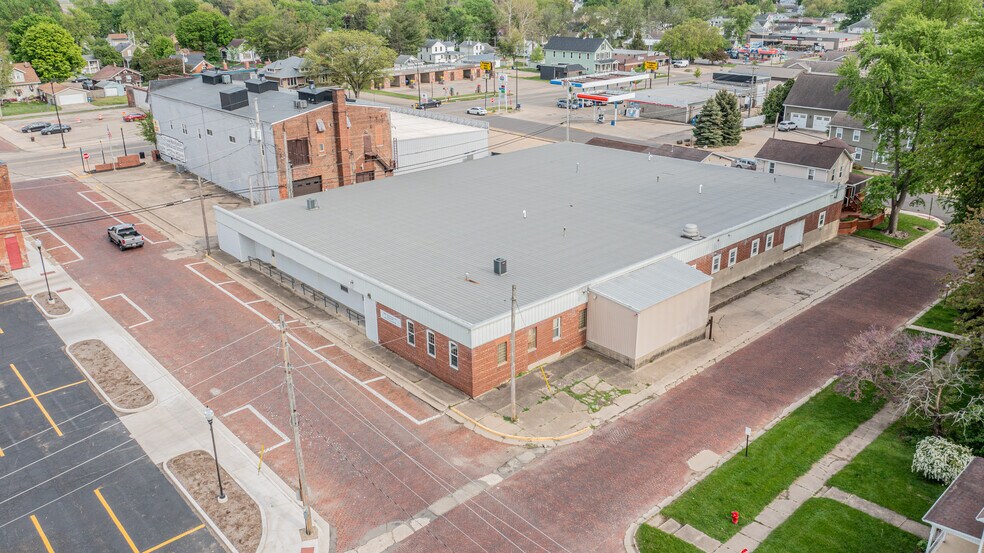 825 N Pleasant St, Princeton, IL à vendre - Photo du bâtiment - Image 1 de 32