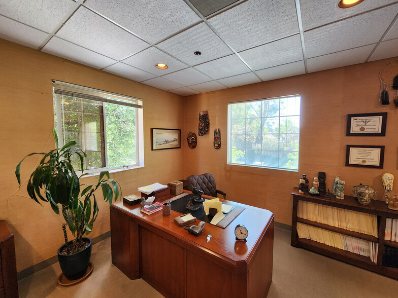 1240 S Westlake Blvd, Westlake Village, CA for sale - Interior Photo - Image 3 of 25