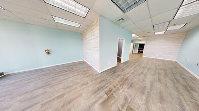 5035-5075 Shoreline Rd, Lake Barrington, IL à louer Photo intérieure- Image 2 de 5