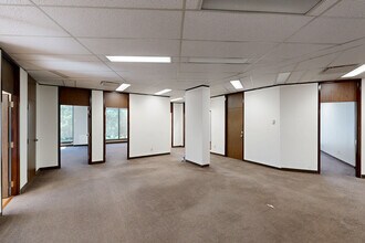 6555 Boul Métropolitain E, Montréal, QC for lease Matterport 3D Scan- Image 1 of 8