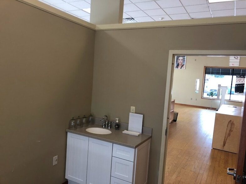 639 Passaic Ave, Nutley, NJ à vendre - Photo du bâtiment - Image 3 de 21