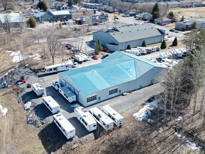 2724 Laurier St, Clarence-Rockland, ON à louer - Photo du bâtiment - Image 3 de 12