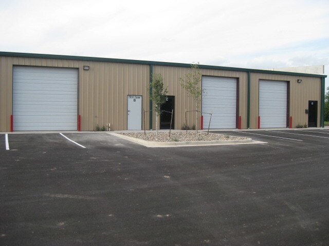 1718 N Closner Blvd, Edinburg, TX à louer Photo principale- Image 1 de 16