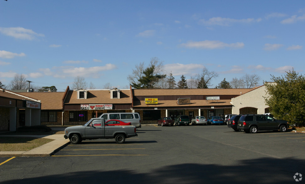 7 Juliustown Rd, Browns Mills, NJ for lease - Building Photo - Image 2 of 5