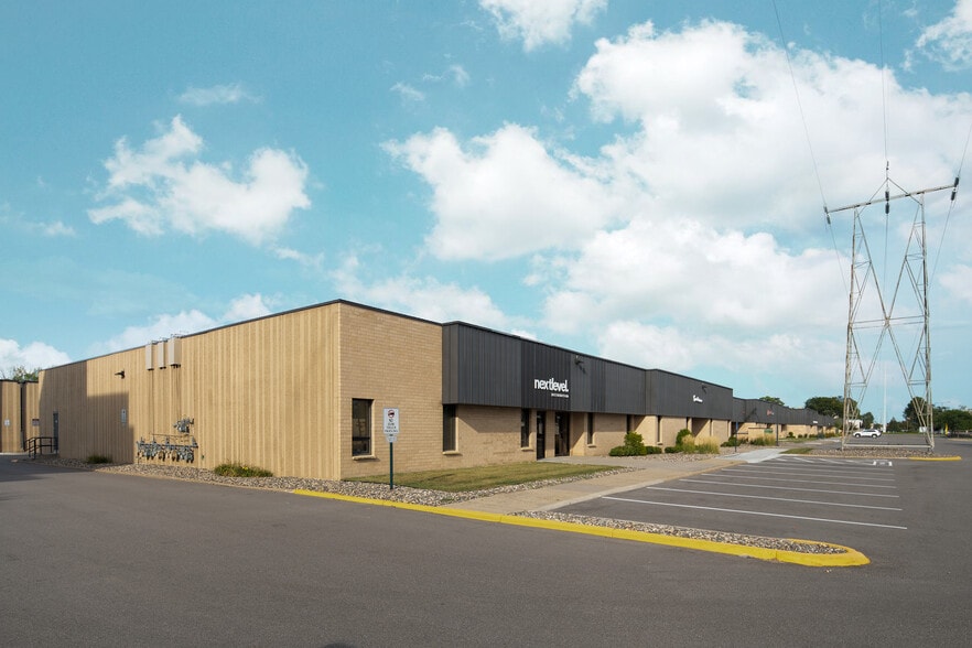 7850-7890 12th Ave E, Bloomington, MN for lease - Building Photo - Image 3 of 10