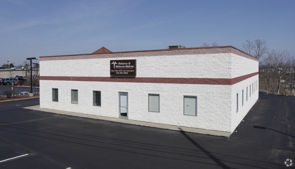 100 Imperial Plaza Dr, Imperial, PA for lease - Building Photo - Image 2 of 4