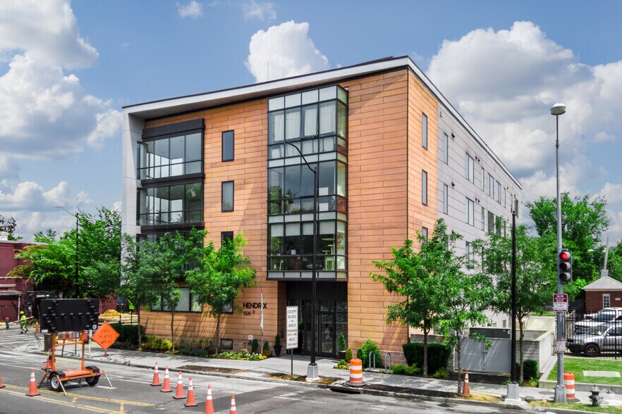 1326 Florida Ave NE, Washington, DC à vendre - Photo du bâtiment - Image 2 de 70