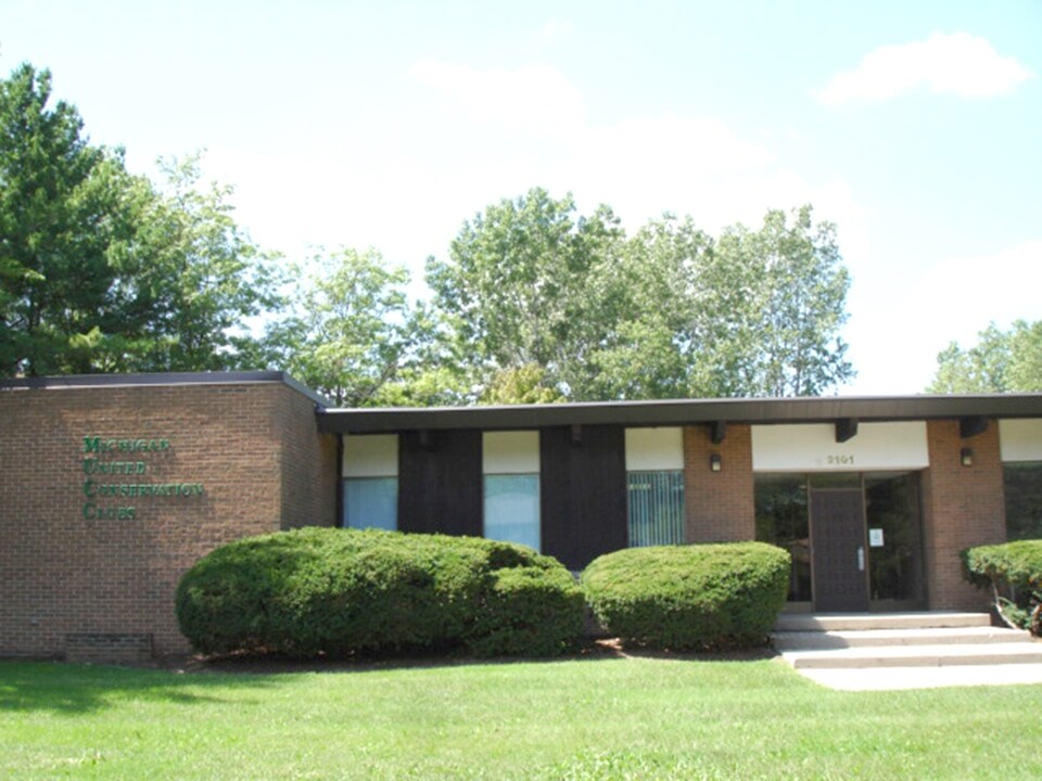 2101 Wood St, Lansing, MI à vendre Photo principale- Image 1 de 5