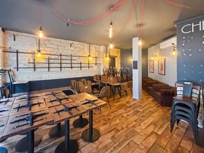 Commerce de détail dans Paris à louer Photo du bâtiment- Image 2 de 4