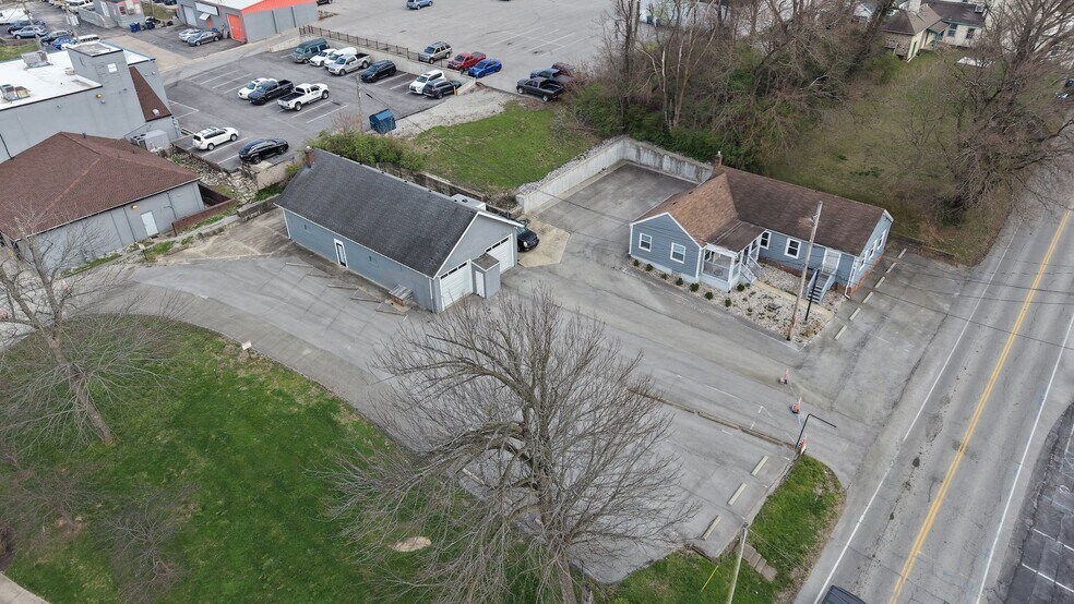 11702 Shelbyville Rd, Louisville, KY for sale - Primary Photo - Image 1 of 8