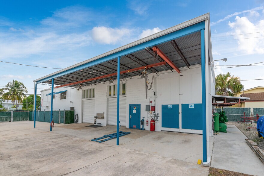 101 SW Ocean Blvd, Stuart, FL à vendre - Photo du bâtiment - Image 3 de 31
